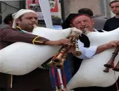 Il Festival Internazionale della Zampogna di scapoli ai piedi delle Mainarde Molisane
