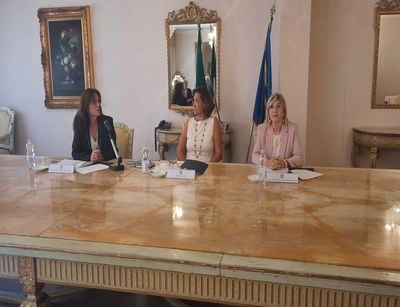 Angela Lombardi e “I Giovani promotori dei principi fondamentali della Costituzione italiana“ (intervista) Tema: Firma protocollo d’intesa su: focus su solidarietà, dignità, uguaglianza. Cali to action". 